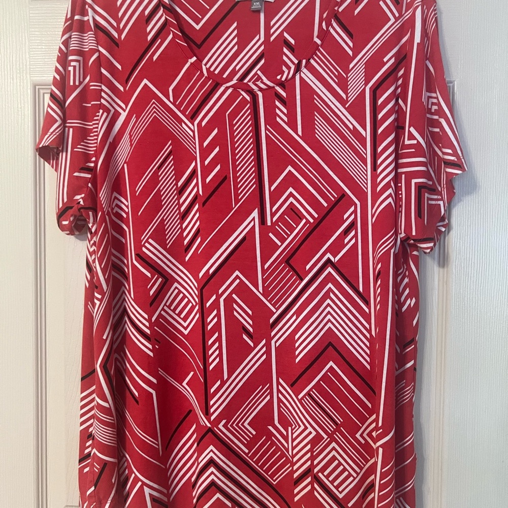 JM Collection Red Graphic Short Sleeve Blouse